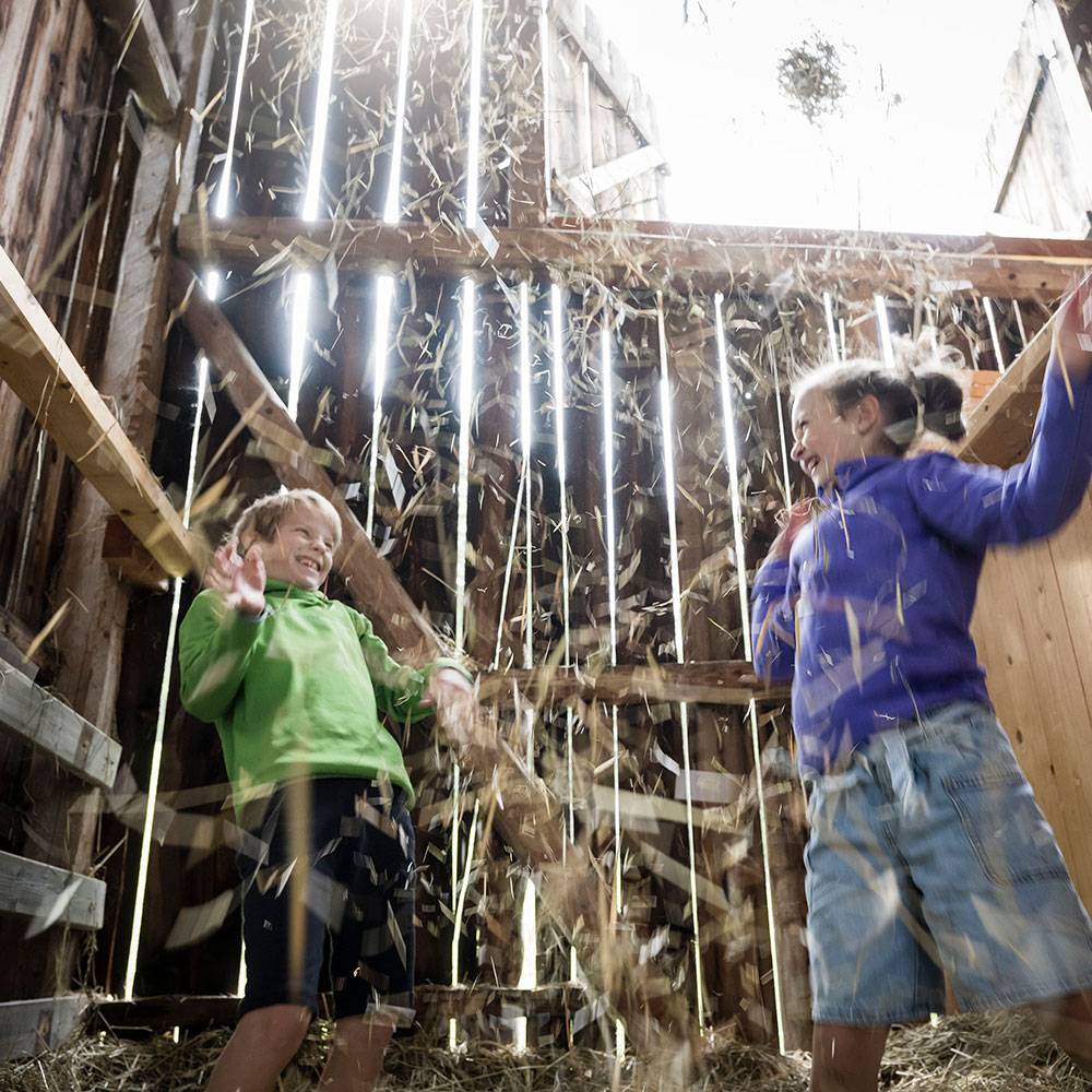 Family Resort Rainer - spielen im Heu