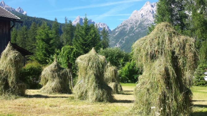 Heuarbeiten in Sexten