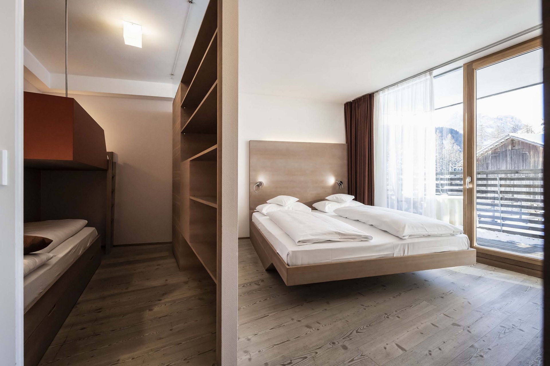 The Residence Königswarte Strata Modern bedroom with bunk bed and double bed near balcony window