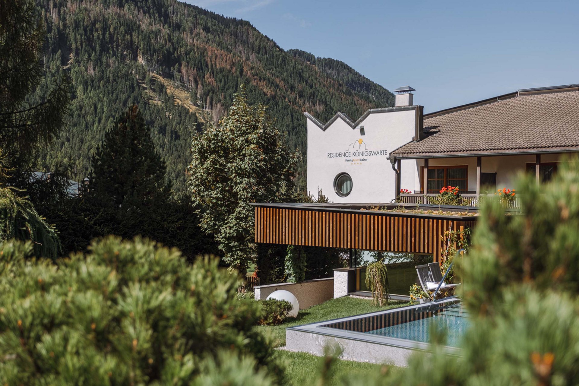 Gourmet delights from morning to night Residence Königswarte with garden and mountain view