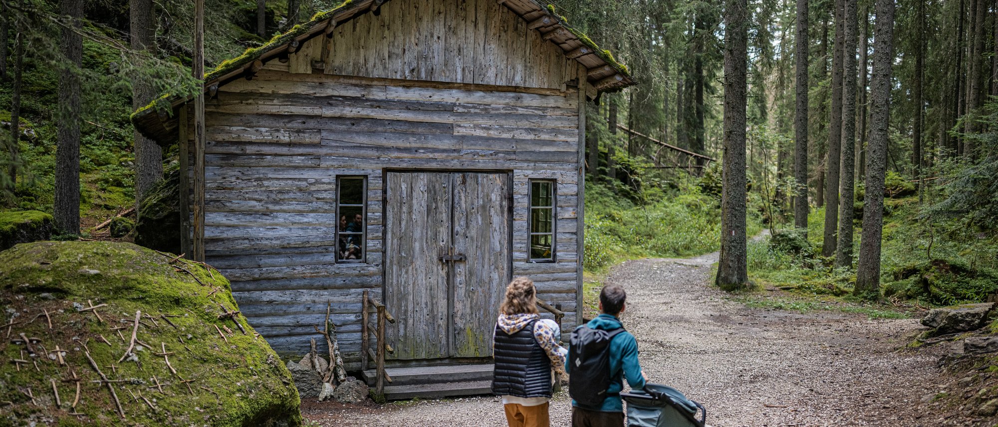 San Vito - Capella del bosco - Ristoro Waldruhe Alla cappella nel bosco a Sesto: St. Veit - Cappella nel bosco - Stazione di ristoro Waldruhe